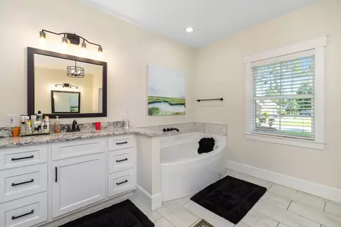 Bath - 3055 Lowerlake Dr, Sumter, SC 29150 photo 2 of 12