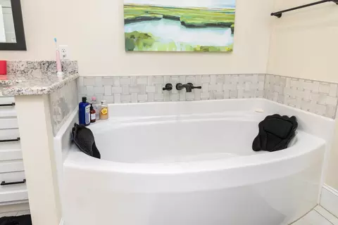 Bath - 3055 Lowerlake Dr, Sumter, SC 29150 photo 8 of 12
