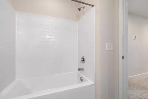 Bath - 905 Mccathern Ave, Sumter, SC 29154 photo 3 of 6