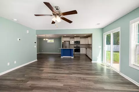 Living - 905 Mccathern Ave, Sumter, SC 29154 photo 2 of 2