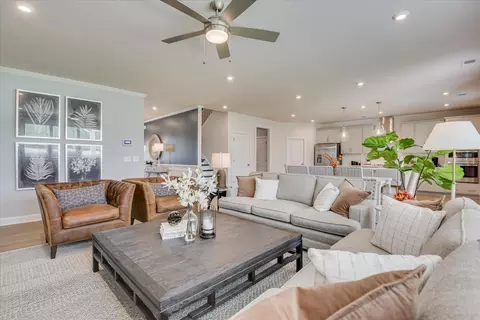 Living - 3220 Trotter Ct, Sumter, SC 29150 photo 4 of 4