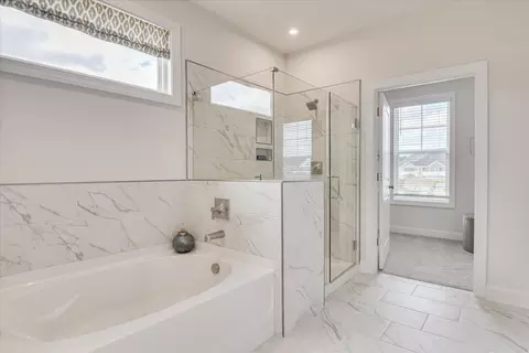 Bath - 3220 Trotter Ct, Sumter, SC 29150 photo 3 of 5