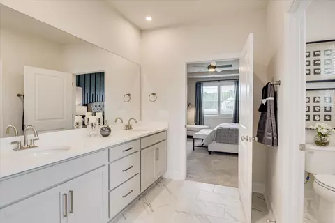 Bath - 3220 Trotter Ct, Sumter, SC 29150 photo 4 of 5