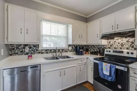Kitchen - 2750 Mccrays Mill Rd, Sumter, SC 29154 photo 3 of 3