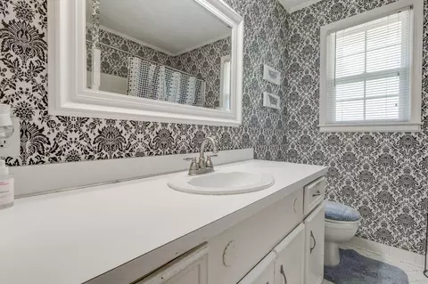 Bath - 2750 Mccrays Mill Rd, Sumter, SC 29154 photo 1 of 2