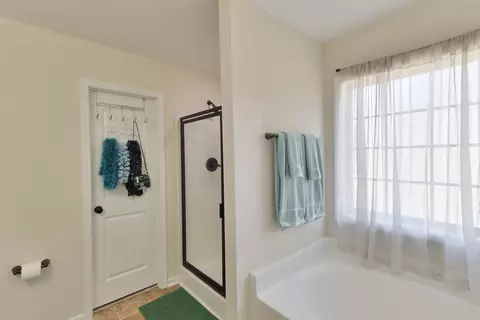 Bath - 955 Loring Mill Rd, Sumter, SC 29150 photo 2 of 3