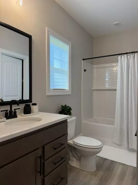 Bath - 160 Windjammer Way, Sumter, SC 29150 photo 3 of 9