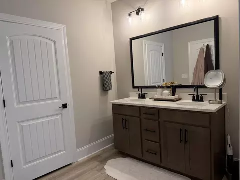 Bath - 160 Windjammer Way, Sumter, SC 29150 photo 8 of 9
