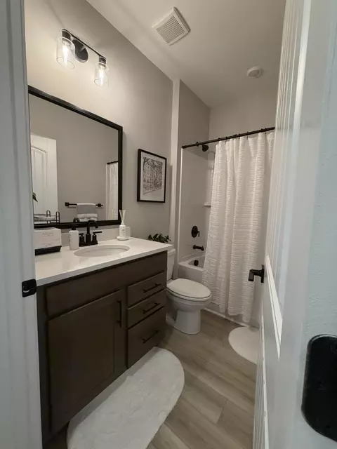 Bath - 160 Windjammer Way, Sumter, SC 29150 photo 2 of 9