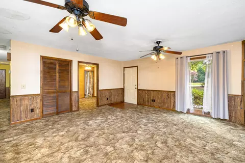 Living - 977 Whitehall Dr, Sumter, SC 29154 photo 1 of 4
