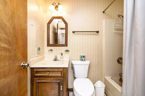 Bath - 977 Whitehall Dr, Sumter, SC 29154 photo 1 of 4