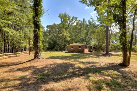Exterior - 1090 State St, Sumter, SC 29153 photo 8 of 9