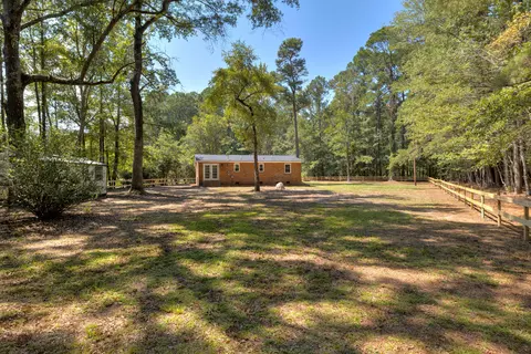 Exterior - 1090 State St, Sumter, SC 29153 photo 1 of 9