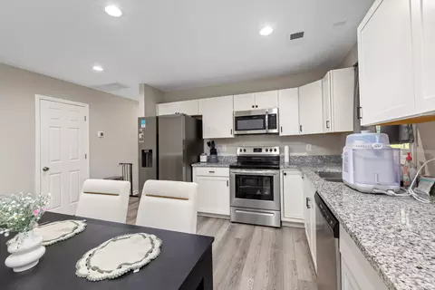Kitchen - 30 N Milton Rd, Sumter, SC 29150 photo 2 of 4