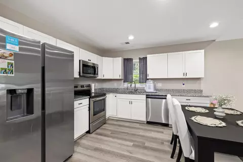 Kitchen - 30 N Milton Rd, Sumter, SC 29150 photo 3 of 4