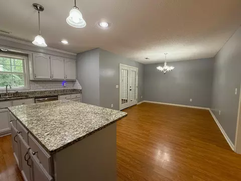 Dining - 3185 Foxcroft Cir, Sumter, SC 29154 photo 1 of 2
