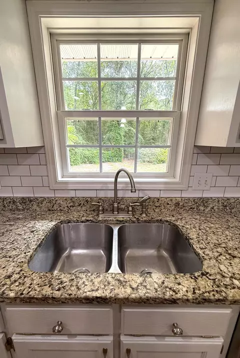 Kitchen - 3185 Foxcroft Cir, Sumter, SC 29154 photo 6 of 6
