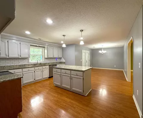 Kitchen - 3185 Foxcroft Cir, Sumter, SC 29154 photo 1 of 6