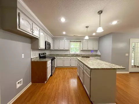 Kitchen - 3185 Foxcroft Cir, Sumter, SC 29154 photo 4 of 6