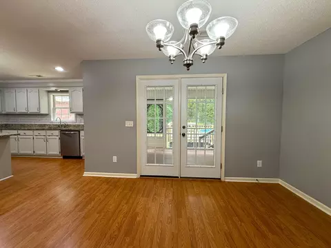 Dining - 3185 Foxcroft Cir, Sumter, SC 29154 photo 2 of 2