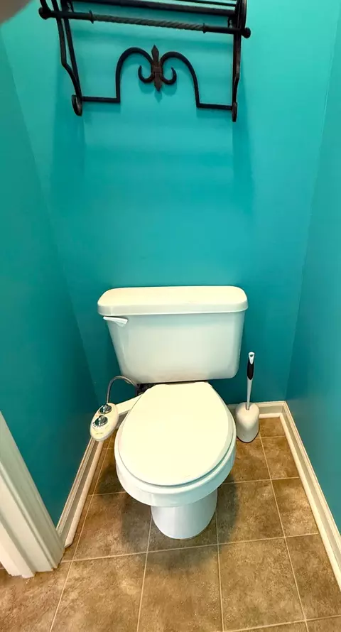 Bath - 3185 Foxcroft Cir, Sumter, SC 29154 photo 4 of 6