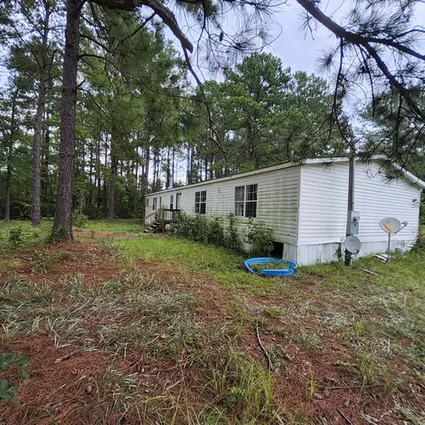 Exterior - 1078 Sullivan Dr, Manning, SC 29102 photo 2 of 2