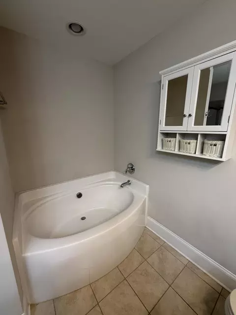Bath - 3004 Daufaskie Rd, Sumter, SC 29150 photo 4 of 5