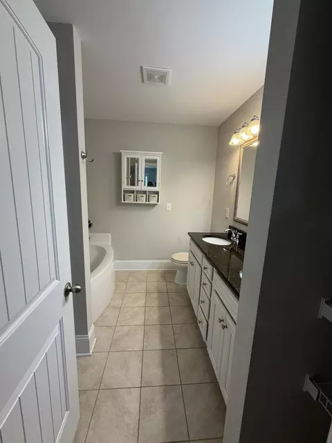 Bath - 3004 Daufaskie Rd, Sumter, SC 29150 photo 2 of 5