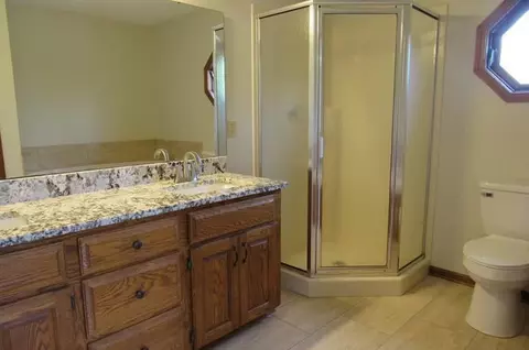 Bath - 1217 E Brewington Rd, Sumter, SC 29153 photo 2 of 2