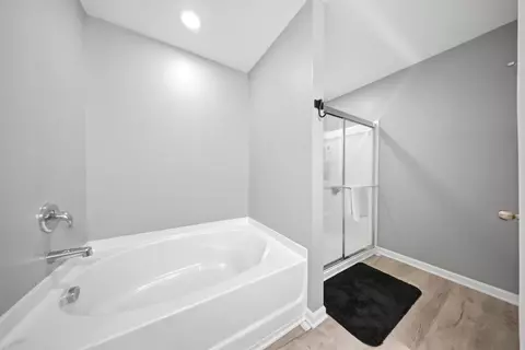 Bath - 1751 Snead Dr, Sumter, SC 29154 photo 2 of 3
