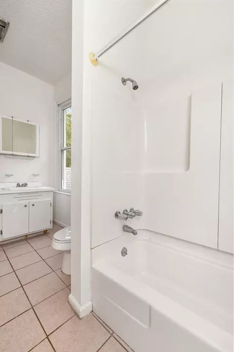 Bath - 10 Edwards St, Sumter, SC 29150 photo 7 of 7