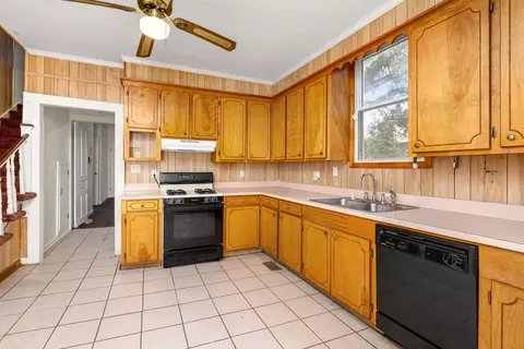 Kitchen - 10 Edwards St, Sumter, SC 29150 photo 2 of 2