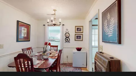 Dining - 2115 Tudor St, Sumter, SC 29150 photo 1 of 2
