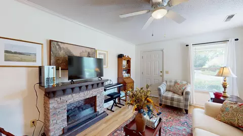 Living - 2115 Tudor St, Sumter, SC 29150 photo 3 of 4