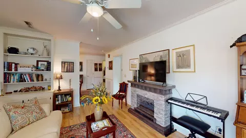 Living - 2115 Tudor St, Sumter, SC 29150 photo 2 of 4