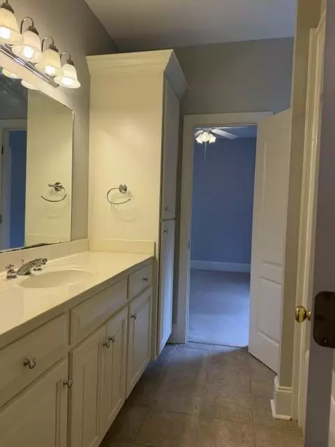 Bath - 2255 Beachforest Dr, Sumter, SC 29153 photo 1 of 9