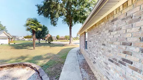 Exterior - 2501 Foxcroft Cir, Sumter, SC 29154 photo 8 of 9