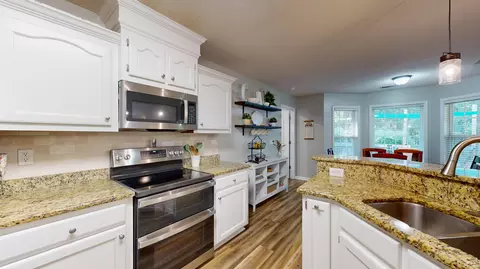 Kitchen - 2501 Foxcroft Cir, Sumter, SC 29154 photo 4 of 6