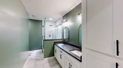 Bath - 2501 Foxcroft Cir, Sumter, SC 29154 photo 1 of 6