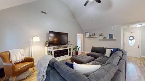 Living - 2501 Foxcroft Cir, Sumter, SC 29154 photo 1 of 1