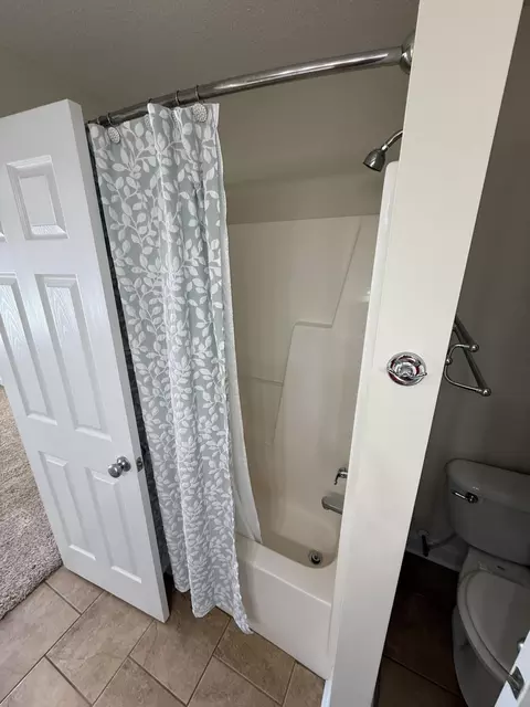 Bath - 2955 Tara Dr, Sumter, SC 29150 photo 8 of 8