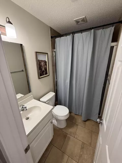 Bath - 2955 Tara Dr, Sumter, SC 29150 photo 2 of 8