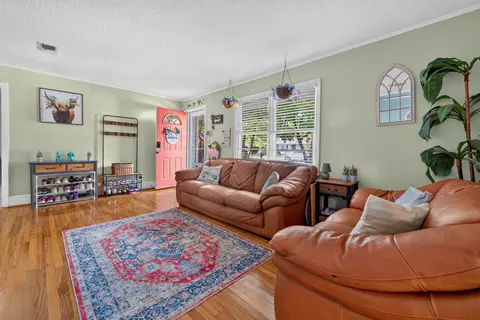 Entry Way - 702 Wren St, Sumter, SC 29150 photo 2 of 3
