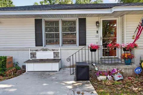 Exterior - 702 Wren St, Sumter, SC 29150 photo 3 of 9