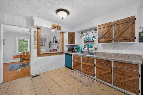Kitchen - 702 Wren St, Sumter, SC 29150 photo 3 of 7