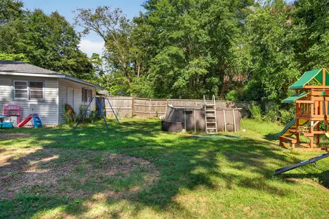 Exterior - 702 Wren St, Sumter, SC 29150 photo 5 of 9