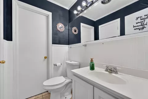Bath - 702 Wren St, Sumter, SC 29150 photo 2 of 3