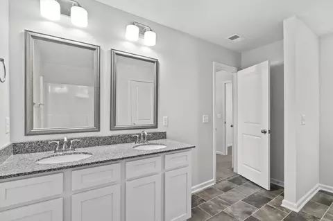 Bath - 2425 Daylilly St, Sumter, SC 29153 photo 2 of 4