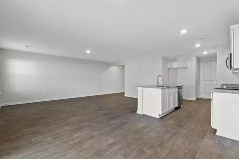 Living - 2425 Daylilly St, Sumter, SC 29153 photo 2 of 2