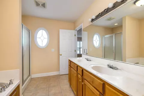 Bath - 260 Trillium Ln, Sumter, SC 29154 photo 3 of 6